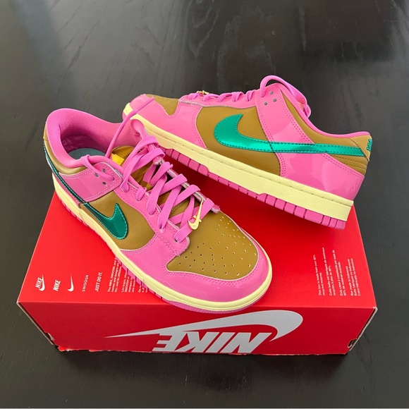 ✔️New✔️ NIKE Parris Goebel Dunk Low Playful Pink - Picture 3 of 10